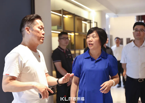 热烈欢迎南昌市新建区政协领导一行莅临尊龙凯时参观指导！